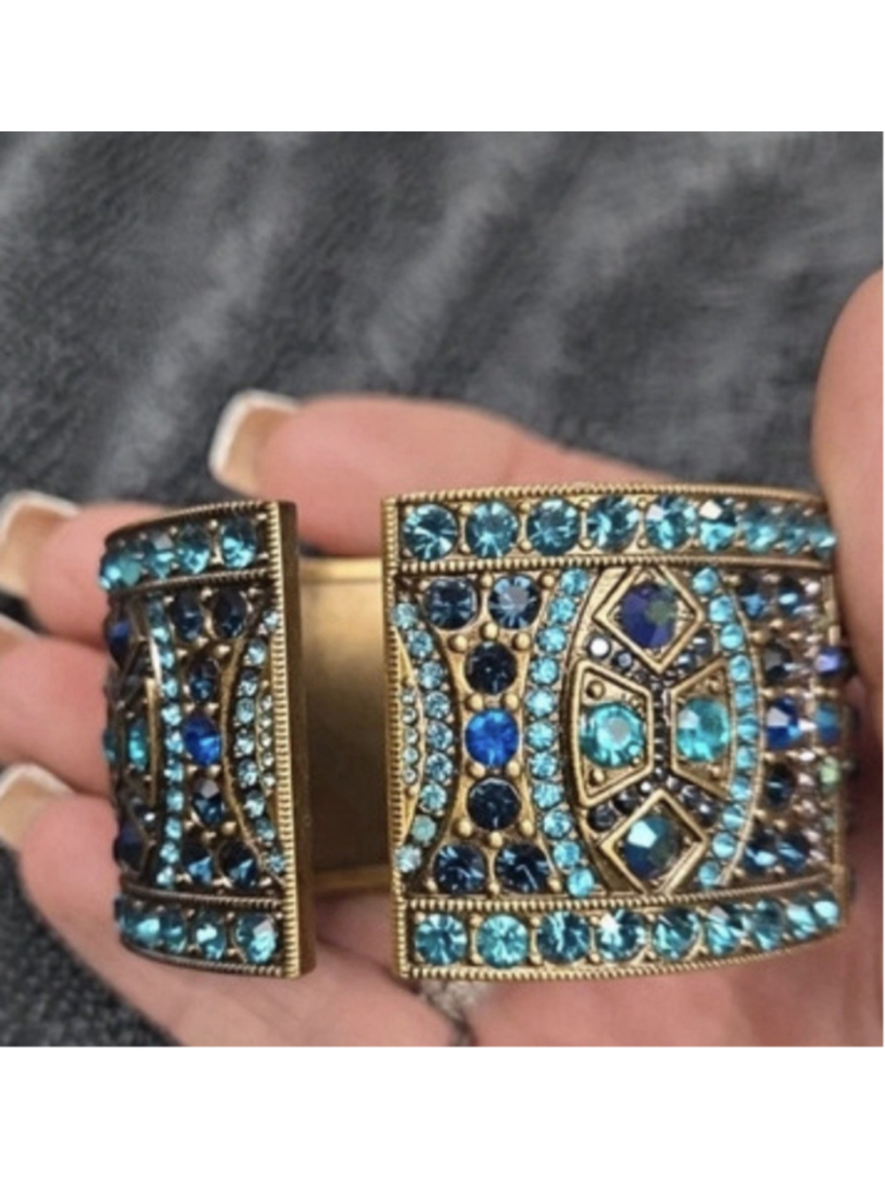 Vintage HEIDI DAUS Cuff Bracelet Watch Signed Blue Rhinestone Quartz GoldTone - Picture 6 of 6